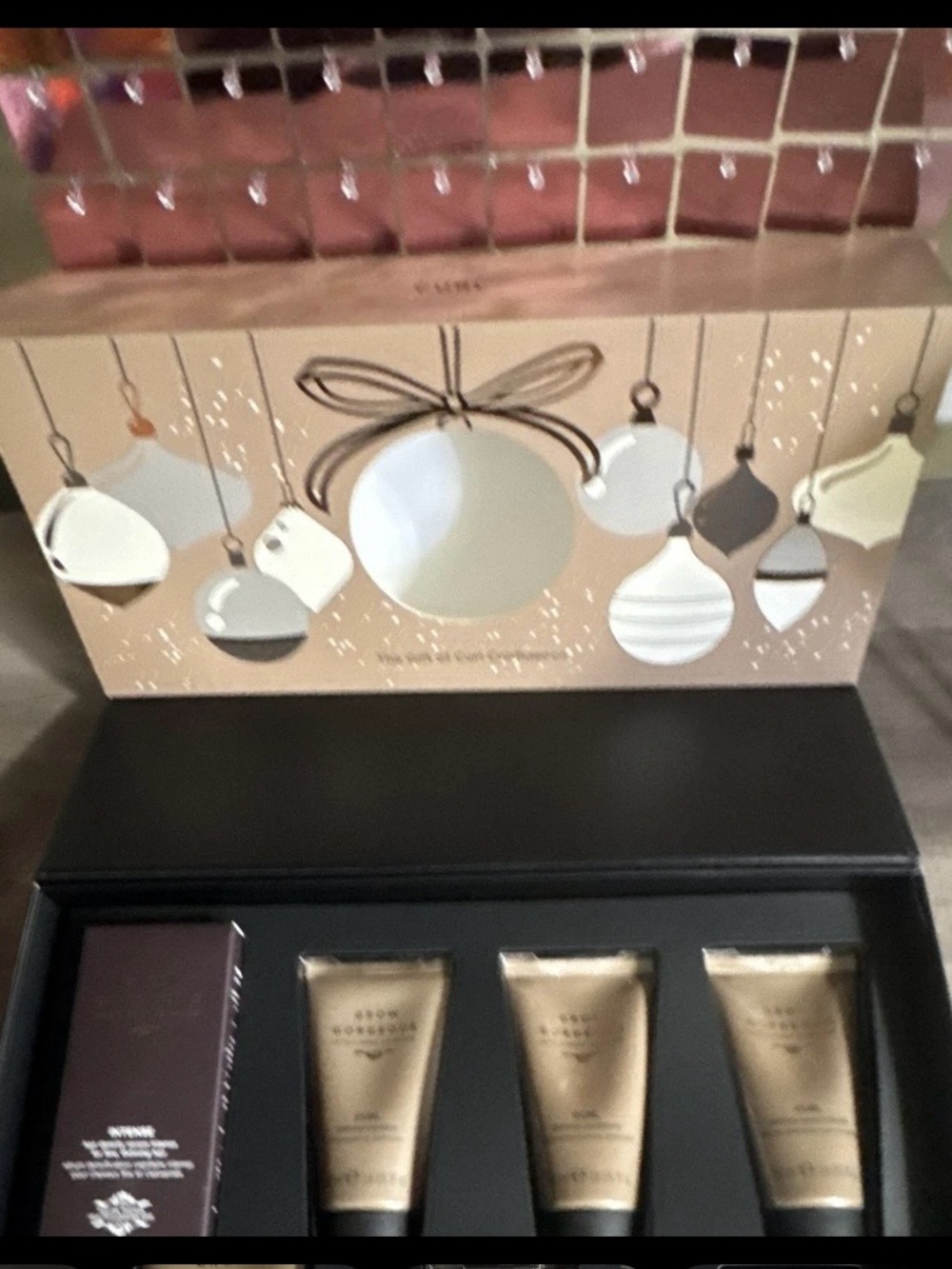 Grow gorgeous Gold and Black Holiday Home Accent Set